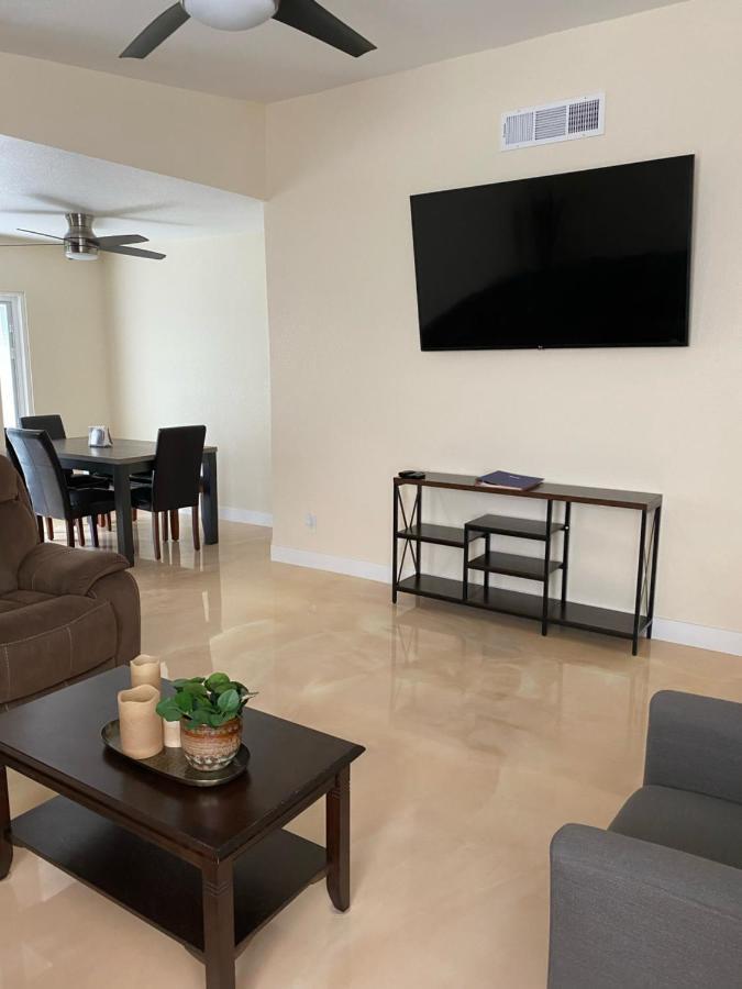 Villa Newly Remodeled Family Friendly 3B/2B House à Henderson Extérieur photo